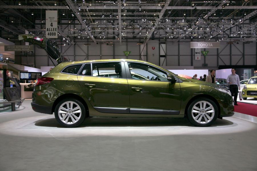  Renault Megane Sport Tourer 2010 года  (фото 19 из 20)